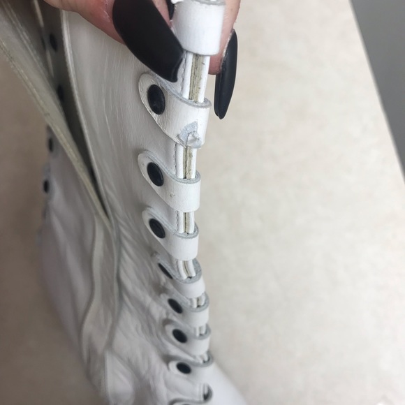 Stuart Weitzman White Boots - Picture 14 of 16